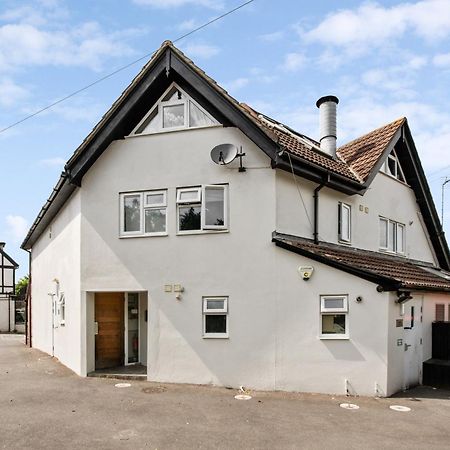 Central And Cosy Brockenhurst Flat Екстериор снимка